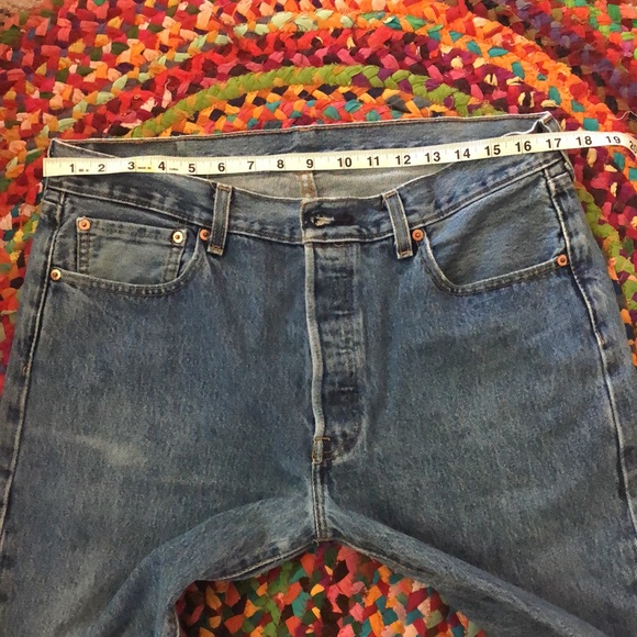 Perfectly worn vintage quality Levi 501 jeans - Picture 7 of 8